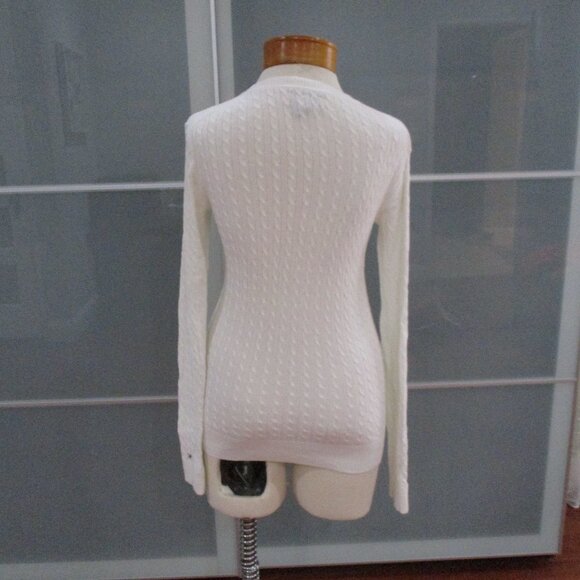 Tommy Hilfiger Long Sleeve V-Neck Lightweight Sweater - Picture 4 of 6